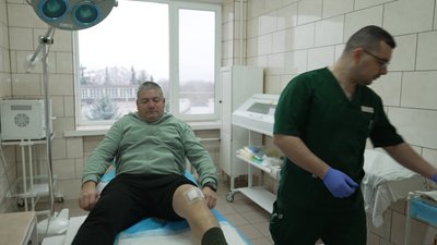 "Війна — це пекло на землі": оборонець проходить реабілітацію на Вінниччині "Війна — це пекло на землі": оборонець проходить реабілітацію на Вінниччині