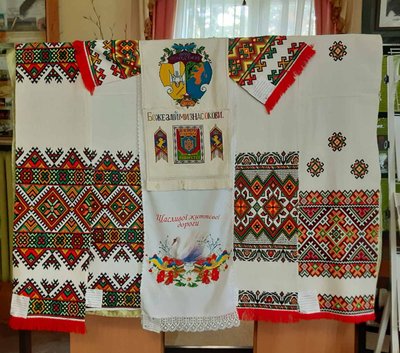 У Львові відкрили виставку рушників "Мамина світлиця" У Львові відкрили виставку рушників "Мамина світлиця"