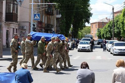 В Умані поховали військовослужбовця Романа Проскурякова В Умані поховали військовослужбовця Романа Проскурякова