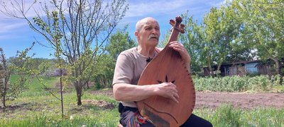 "Бандура — це я сам": історія музиканта з Черкащини, який займається кобзарством понад 60 років "Бандура — це я сам": історія музиканта з Черкащини, який займається кобзарством понад 60 років