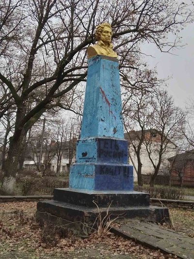 В одному з міст Одещини демонтували пам'ятник Пушкіну В одному з міст Одещини демонтували пам'ятник Пушкіну