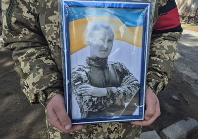 У Сумах поховали бійця Богдана Дудку У Сумах поховали бійця Богдана Дудку