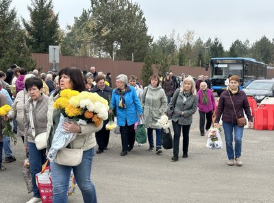 "Згадуємо наших найрідніших": як на Закарпатті 1 листопада вшановують пам'ять померлих "Згадуємо наших найрідніших": як на Закарпатті 1 листопада вшановують пам'ять померлих