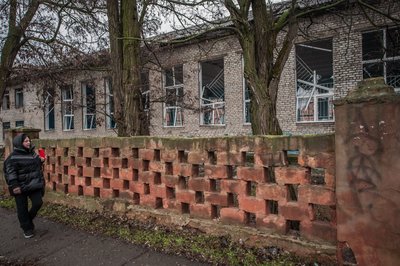 Зруйнована будівля Машинобудівного коледжу у Краматорську внаслідок нічного ракетного обстрілу міста 17 грудня. Фото: Аліна Смутко/Суспільне Зруйнована будівля Машинобудівного коледжу у Краматорську внаслідок нічного ракетного обстрілу міста 17 грудня. Фото: Аліна Смутко/Суспільне