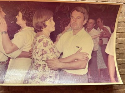 Фотографія, на якій зображені Володимир Шкіндер та його дружина Фотографія, на якій зображені Володимир Шкіндер та його дружина