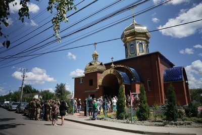 "Пішов добровольцем, а потім перевівся в ЗСУ". У Сумах провели в останню путь солдата Сергія Сотника "Пішов добровольцем, а потім перевівся в ЗСУ". У Сумах провели в останню путь солдата Сергія Сотника