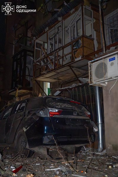 РФ двома хвилями атакувала Одесу: є поранені та пошкодження інфраструктури РФ двома хвилями атакувала Одесу: є поранені та пошкодження інфраструктури