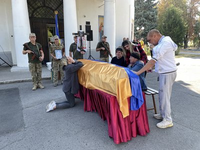 У Полтаві попрощалися із воїном Ігорем Кабаченком, який загинув на війні з РФ У Полтаві попрощалися із воїном Ігорем Кабаченком, який загинув на війні з РФ