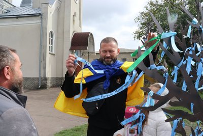 Понад рік у полоні: у Попільні зустріли військовослужбовця Романа Пінчука Понад рік у полоні: у Попільні зустріли військовослужбовця Романа Пінчука