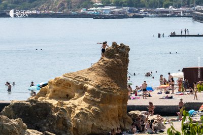 Відпочинок біля моря та в міському саду: фотозамальовка серпневого ранку в Одесі Відпочинок біля моря та в міському саду: фотозамальовка серпневого ранку в Одесі