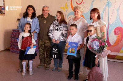 В Одесі дітей військових і волонтерів привітали з початком шкільного року В Одесі дітей військових і волонтерів привітали з початком шкільного року
