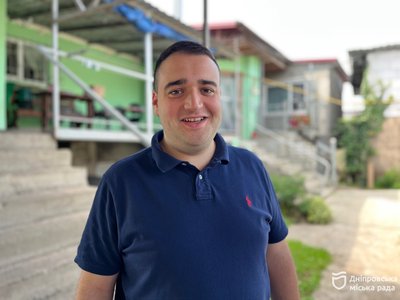 "Ми навіть не очікували, що нам допоможуть". У Дніпрі відновили будинок, пошкоджений через удар РФ у червні 2025 року "Ми навіть не очікували, що нам допоможуть". У Дніпрі відновили будинок, пошкоджений через удар РФ у червні 2025 року