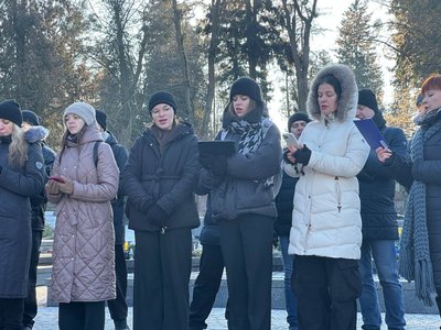 У Львові відбулася друга "Скорботна коляда" на Личаківському кладовищі У Львові відбулася друга "Скорботна коляда" на Личаківському кладовищі