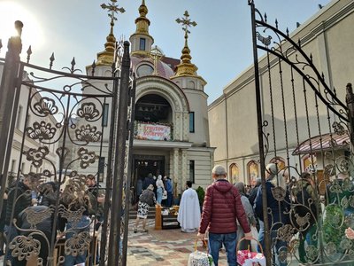 Великдень: у церквах та храмах Дніпра освячують паски