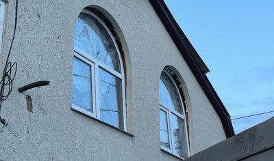 “Так бахнуло, так я ледве з хати вискочив”: наслідки влучання БпЛА у Сумах “Так бахнуло, так я ледве з хати вискочив”: наслідки влучання БпЛА у Сумах