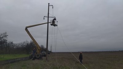 У кількох кілометрах від нас вибухали російські ракети – житомирські енергетики розповіли про свою роботу на Херсонщині У кількох кілометрах від нас вибухали російські ракети – житомирські енергетики розповіли про свою роботу на Херсонщині