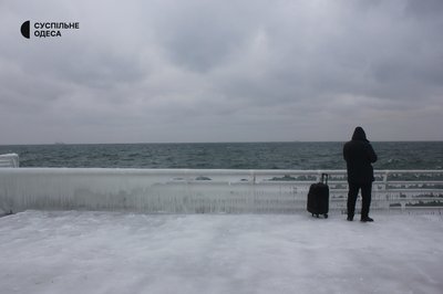 Крижаний берег Чорного моря: який вигляд має Ланжерон після морозів