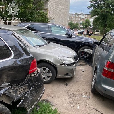 ДТП у Житомирі: водій без прав і з ознаками сп'яніння пошкодив п'ять автомобілів ДТП у Житомирі: водій без прав і з ознаками сп'яніння пошкодив п'ять автомобілів