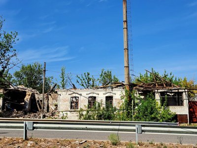 Люди обстріли армія РФ життя фронт пошкоджена будівля селище Новоекономічне Донецька область 21 серпня 2024 рік Люди обстріли армія РФ життя фронт пошкоджена будівля селище Новоекономічне Донецька область 21 серпня 2024 рік