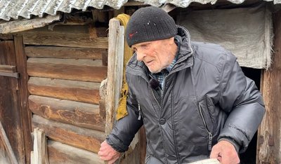 Щоденна зарядка і жодної ліні: 101-річний волинянин сам доглядає господарство і тримає козу Щоденна зарядка і жодної ліні: 101-річний волинянин сам доглядає господарство і тримає козу