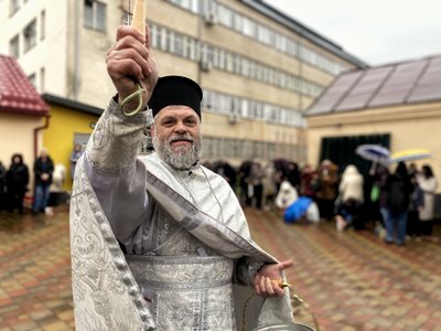 В Ужгороді в храмі ПЦУ відбулося Велике освячення води В Ужгороді в храмі ПЦУ відбулося Велике освячення води
