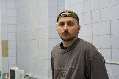 "Поранених везуть нон-стоп": ніч на стабпункті з медслужбою "УЛЬФ" батальйону "Вовки Да Вінчі":репортаж "Поранених везуть нон-стоп": ніч на стабпункті з медслужбою "УЛЬФ" батальйону "Вовки Да Вінчі":репортаж