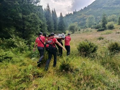 Рятувальники, Карпати, турист Рятувальники, Карпати, турист