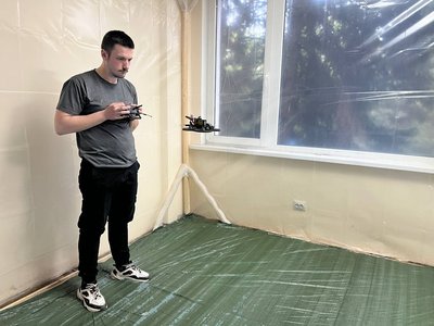 Стати пілотом FPV за девʼять днів: досвід журналістки Суспільного Стати пілотом FPV за девʼять днів: досвід журналістки Суспільного