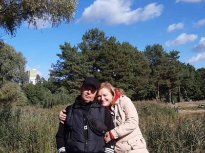 Віктор разом з дружиною Київ 2023 рік Віктор разом з дружиною Київ 2023 рік