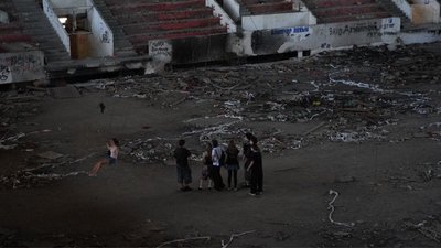 Підпали та бійки: що відбувається у покинутому «Метеорі» та чому його не охороняють Підпали та бійки: що відбувається у покинутому «Метеорі» та чому його не охороняють