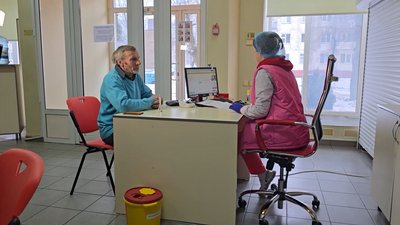 Донорство на Чернігівщині: Юрій Бобух із села Араповичі здає плазму крові вже сім років Донорство на Чернігівщині: Юрій Бобух із села Араповичі здає плазму крові вже сім років