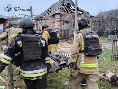 Армія РФ обстріляла прифронтовий Оріхів: поранену деблокували з-під завалів будинку Армія РФ обстріляла прифронтовий Оріхів: поранену деблокували з-під завалів будинку