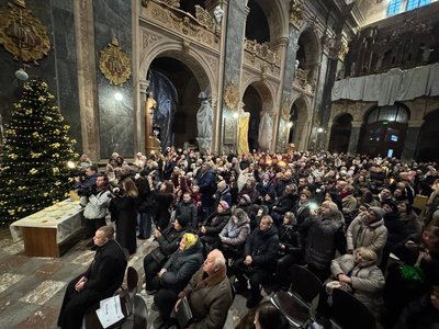"Будемо співати колядки": у Львові відбулася спільна коляда пам’яті полеглих військових України "Будемо співати колядки": у Львові відбулася спільна коляда пам’яті полеглих військових України