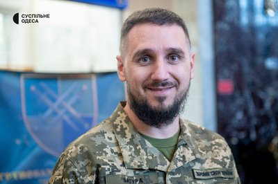До Дня добровольця на залізничному вокзалі Одеси виступив військовий оркестр До Дня добровольця на залізничному вокзалі Одеси виступив військовий оркестр