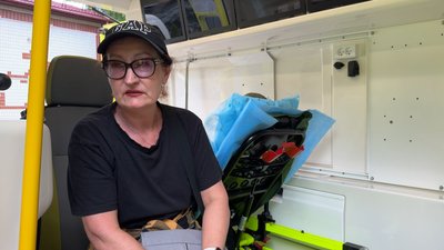 “Везуть до безпечних регіонів безкоштовно”. Як евакуюють маломобільних жителів Донеччини “Везуть до безпечних регіонів безкоштовно”. Як евакуюють маломобільних жителів Донеччини