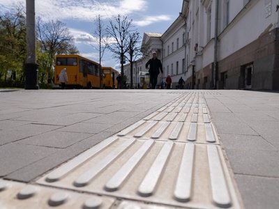 Безбар’єрність у Полтаві: як реалізують проєкт "Рух без бар’єрів" та який досвід інших міст Безбар’єрність у Полтаві: як реалізують проєкт "Рух без бар’єрів" та який досвід інших міст