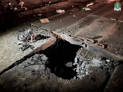РФ другу ніч атакує Ізмаїльський район: пошкоджено лікарню та зерновий склад РФ другу ніч атакує Ізмаїльський район: пошкоджено лікарню та зерновий склад