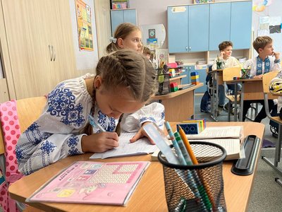 «Одна велика родина»: черкаському ліцею «Перспектива» — 65 років «Одна велика родина»: черкаському ліцею «Перспектива» — 65 років