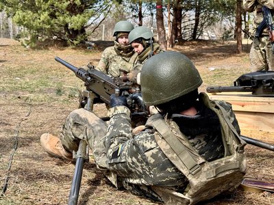 У тренувальному таборі 46 окремої аеромобільної бригади ДШВ відбувся інтенсив для цивільних У тренувальному таборі 46 окремої аеромобільної бригади ДШВ відбувся інтенсив для цивільних