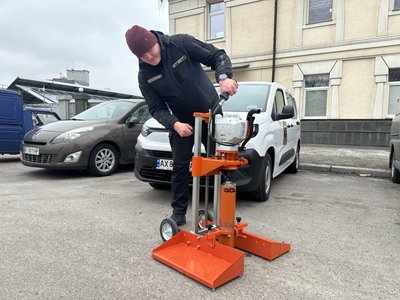 Як на Полтавщині працює лабораторія для контролю якості доріг Як на Полтавщині працює лабораторія для контролю якості доріг