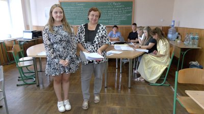 Абітурієнтка з мамою Абітурієнтка з мамою