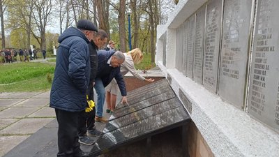 40-річчя аварії на ЧАЕС: у Чорнобилі відкрили меморіальні плити ліквідаторам з Житомирщини 40-річчя аварії на ЧАЕС: у Чорнобилі відкрили меморіальні плити ліквідаторам з Житомирщини