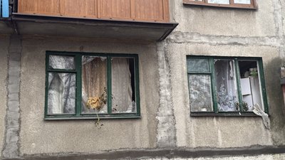 Пошкоджений обстрілами будинок Добропілля Донецька область 20 листопада 2025 рік Пошкоджений обстрілами будинок Добропілля Донецька область 20 листопада 2025 рік
