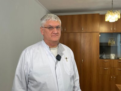 Дитина у реанімації, Володимир Семирез, генеральний директор обласної дитячої лікарні, Тернопіль, 15 січня 2026 року Дитина у реанімації, Володимир Семирез, генеральний директор обласної дитячої лікарні, Тернопіль, 15 січня 2026 року