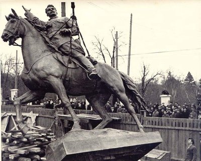 щорс пам'ятник щорс пам'ятник
