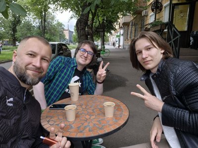 «Між ними такий звʼязок був, постійно вдвох». У Кривому Розі прощаються з батьком і сином, які загинули через удар по ТЦ «Між ними такий звʼязок був, постійно вдвох». У Кривому Розі прощаються з батьком і сином, які загинули через удар по ТЦ