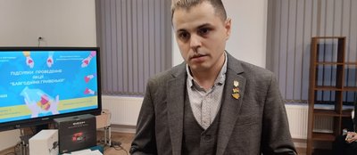 Освітяни Житомира зібрали гроші та купили два дрони для військових Освітяни Житомира зібрали гроші та купили два дрони для військових