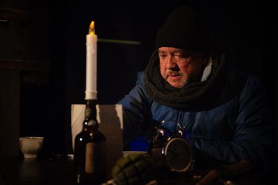 Про війну і людей: рефлексія на виставу "Сірі бджоли" в Театрі на Подолі Про війну і людей: рефлексія на виставу "Сірі бджоли" в Театрі на Подолі