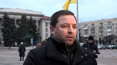 У Житомирі благодійники передали 95 бригаді три авто – гроші на авто збирають під час концертів Україною У Житомирі благодійники передали 95 бригаді три авто – гроші на авто збирають під час концертів Україною