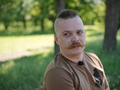 Приліт КАБа, порятунок 100-річної жінки та збиті "Молнії": історія бійця "Азова" на псевдо Ахмет Приліт КАБа, порятунок 100-річної жінки та збиті "Молнії": історія бійця "Азова" на псевдо Ахмет